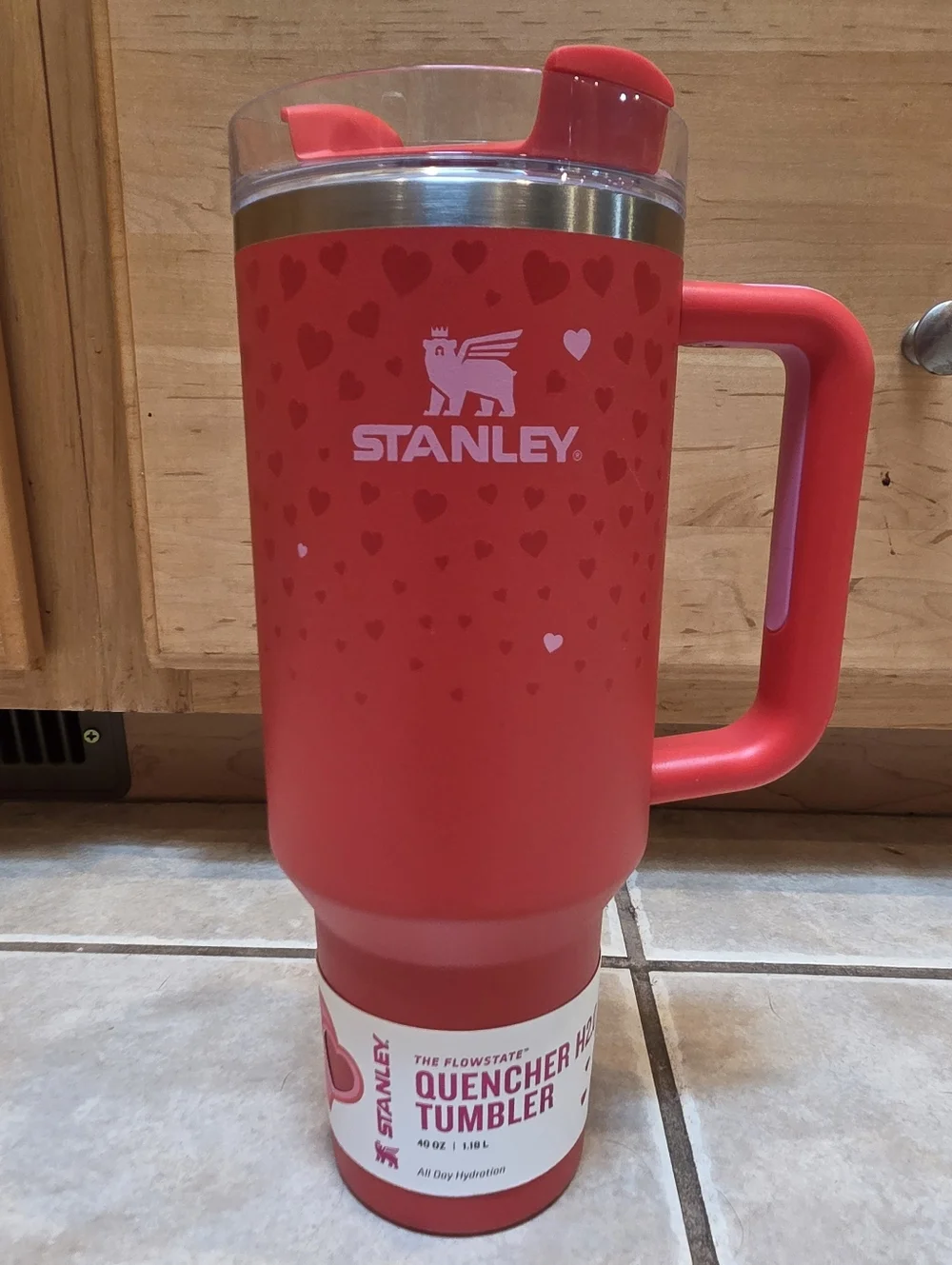 Stanley Red Heart Pattern Quencher Travel Mug with Handle - Picture 1 of 2